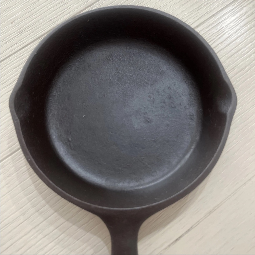 Vintage Lodge #3 4D Cast Iron Skillet 6” Double Pour Spouts 3 Knotched
